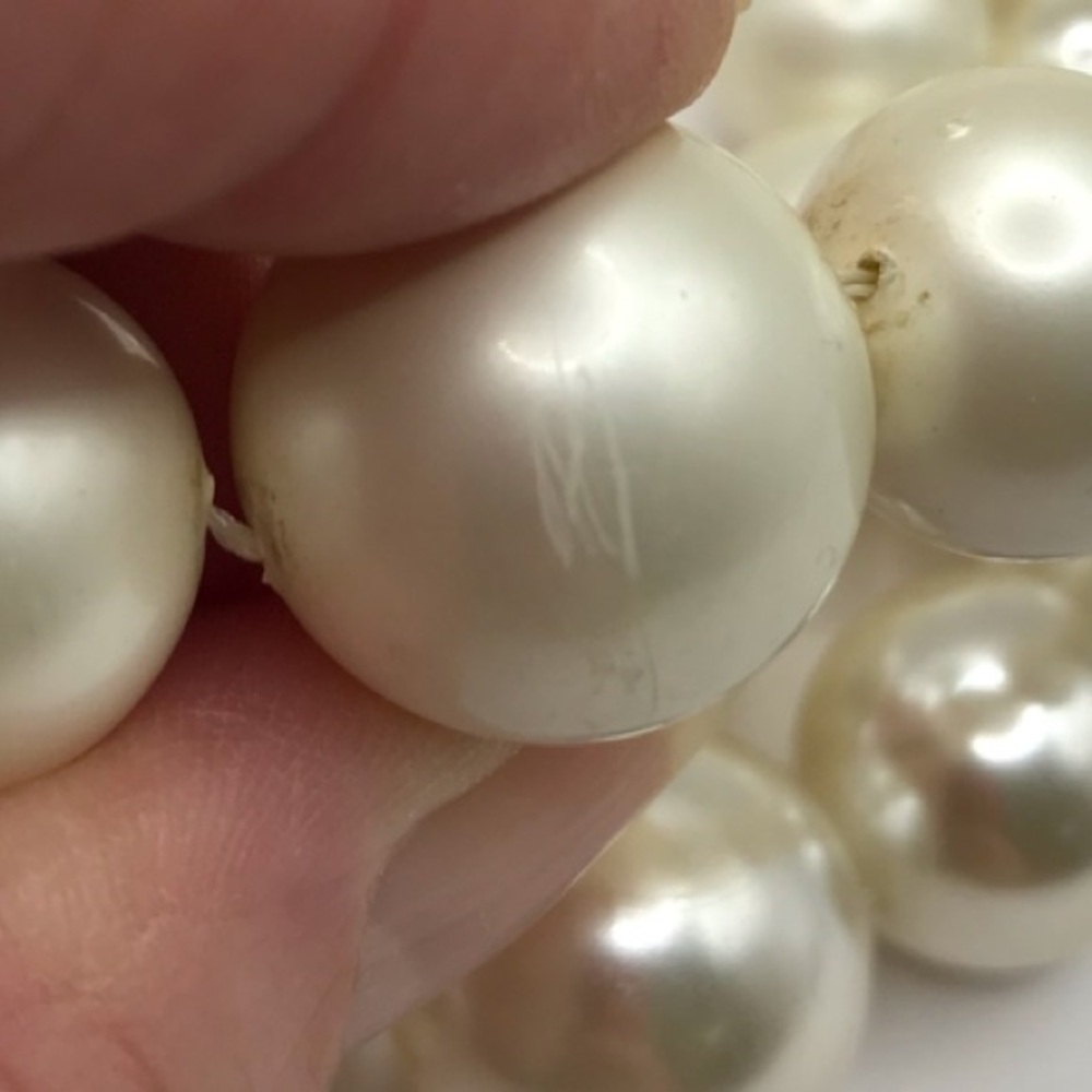 Elegant Triple Layer Faux Pearl Necklace - Picture 5 of 8